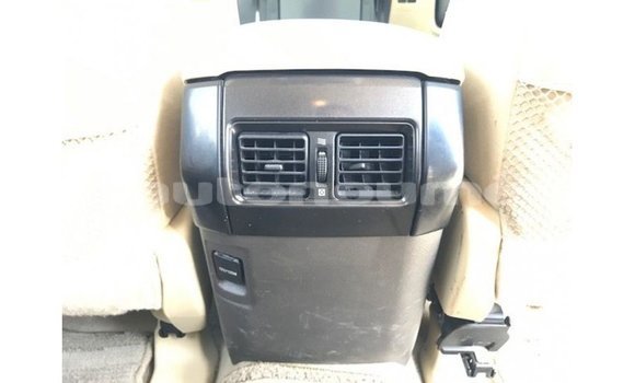 Acheter Import Voiture Toyota Prado Blanc à Import - Dubai, Iles Acheter Import Voiture Toyota Prado Blanc à Import - Dubai, Iles