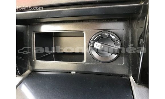 Acheter Import Voiture Toyota Prado Blanc à Import - Dubai, Iles Acheter Import Voiture Toyota Prado Blanc à Import - Dubai, Iles