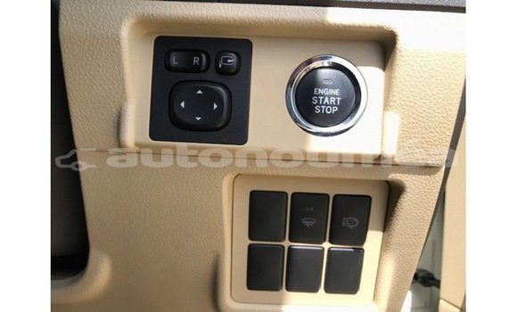 Acheter Import Voiture Toyota Prado Blanc à Import - Dubai, Iles Acheter Import Voiture Toyota Prado Blanc à Import - Dubai, Iles