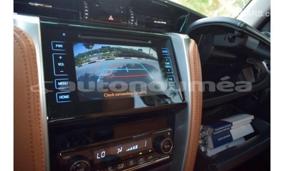 Acheter Import Voiture Toyota Fortuner Noir à Import - Dubai, Iles Acheter Import Voiture Toyota Fortuner Noir à Import - Dubai, Iles