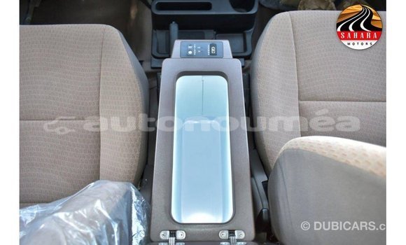 Acheter Import Voiture Toyota Land Cruiser Autre à Import - Dubai, Iles Acheter Import Voiture Toyota Land Cruiser Autre à Import - Dubai, Iles