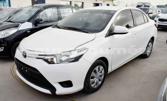 Acheter Import Voiture Toyota Yaris Blanc à Import - Dubai, Iles Acheter Import Voiture Toyota Yaris Blanc à Import - Dubai, Iles