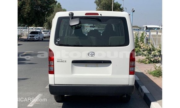 Acheter Import Voiture Toyota Hiace Blanc à Import - Dubai, Iles Acheter Import Voiture Toyota Hiace Blanc à Import - Dubai, Iles