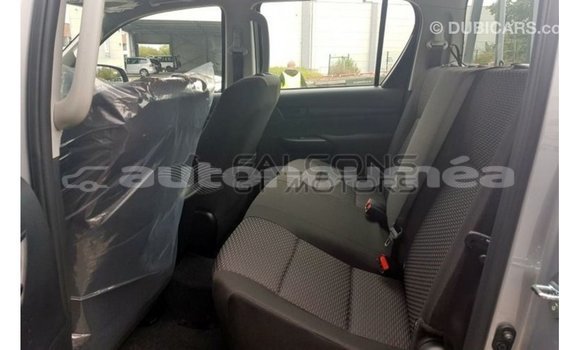 Buy Import Toyota Hilux Brown Car in Import - Dubai in Iles Buy Import Toyota Hilux Brown Car in Import - Dubai in Iles
