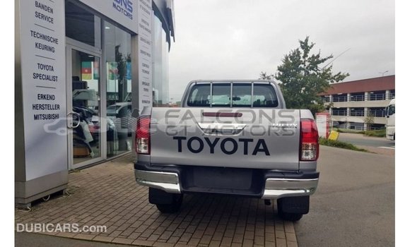 Buy Import Toyota Hilux Brown Car in Import - Dubai in Iles Buy Import Toyota Hilux Brown Car in Import - Dubai in Iles