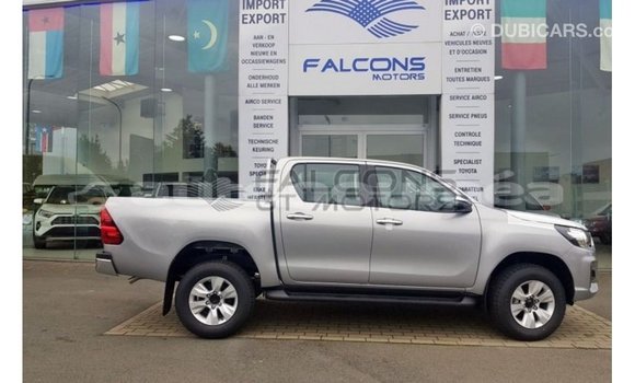 Buy Import Toyota Hilux Brown Car in Import - Dubai in Iles Buy Import Toyota Hilux Brown Car in Import - Dubai in Iles