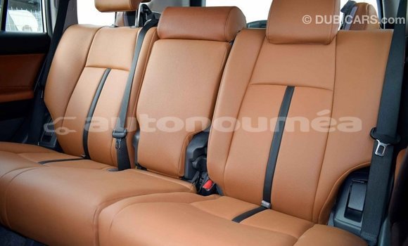 Acheter Import Voiture Toyota Prado Blanc à Import - Dubai, Iles Acheter Import Voiture Toyota Prado Blanc à Import - Dubai, Iles