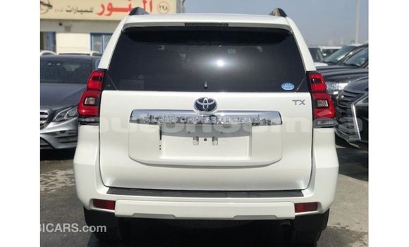 Acheter Import Voiture Toyota Prado Blanc à Import - Dubai, Iles Acheter Import Voiture Toyota Prado Blanc à Import - Dubai, Iles