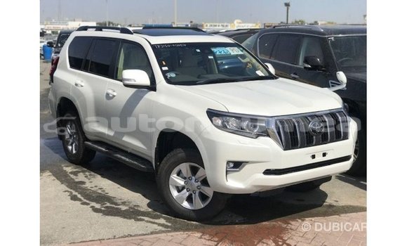 Acheter Import Voiture Toyota Prado Blanc à Import - Dubai, Iles Acheter Import Voiture Toyota Prado Blanc à Import - Dubai, Iles