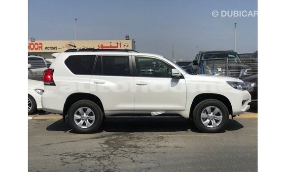 Acheter Import Voiture Toyota Prado Blanc à Import - Dubai, Iles Acheter Import Voiture Toyota Prado Blanc à Import - Dubai, Iles