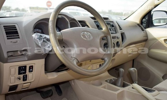 Acheter Import Voiture Toyota Fortuner Blanc à Import - Dubai, Iles Acheter Import Voiture Toyota Fortuner Blanc à Import - Dubai, Iles