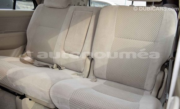 Acheter Import Voiture Toyota Fortuner Blanc à Import - Dubai, Iles Acheter Import Voiture Toyota Fortuner Blanc à Import - Dubai, Iles