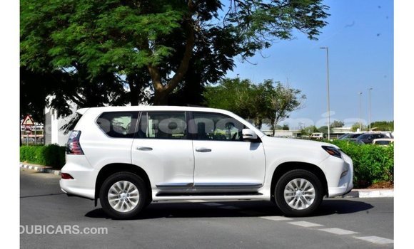 Acheter Import Voiture Lexus GX Blanc à Import - Dubai, Iles Acheter Import Voiture Lexus GX Blanc à Import - Dubai, Iles