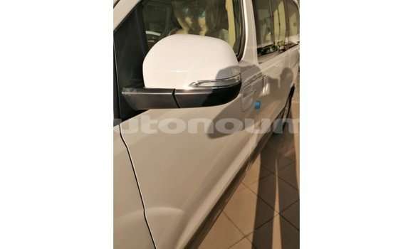 Buy Import Hyundai Chorus White Truck in Import - Dubai in Iles Buy Import Hyundai Chorus White Truck in Import - Dubai in Iles
