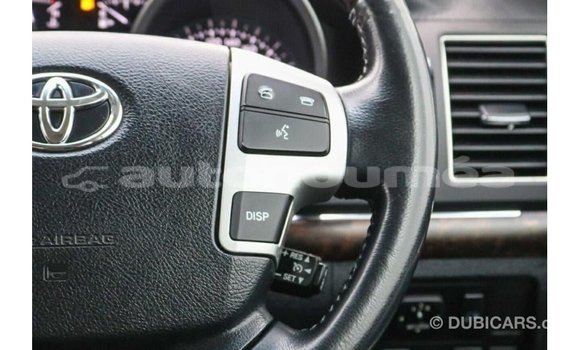 Acheter Import Voiture Toyota Land Cruiser Blanc à Import - Dubai, Iles Acheter Import Voiture Toyota Land Cruiser Blanc à Import - Dubai, Iles