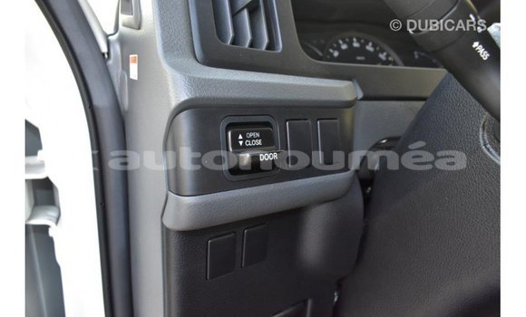 Acheter Import Voiture Toyota Coaster Blanc à Import - Dubai, Iles Acheter Import Voiture Toyota Coaster Blanc à Import - Dubai, Iles