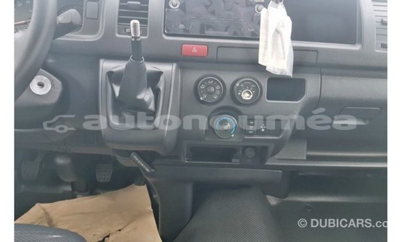 Buy Import Toyota Hiace White Car in Import - Dubai in Iles Buy Import Toyota Hiace White Car in Import - Dubai in Iles