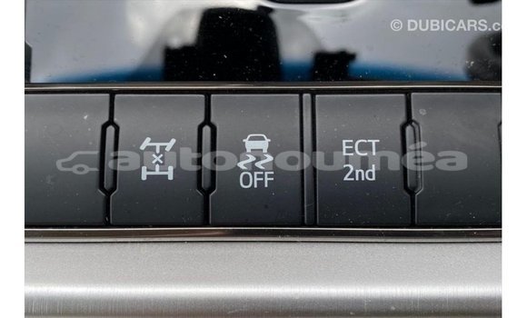 Acheter Import Voiture Toyota Land Cruiser Rouge à Import - Dubai, Iles Acheter Import Voiture Toyota Land Cruiser Rouge à Import - Dubai, Iles