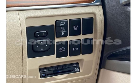 Acheter Import Voiture Toyota Land Cruiser Rouge à Import - Dubai, Iles Acheter Import Voiture Toyota Land Cruiser Rouge à Import - Dubai, Iles