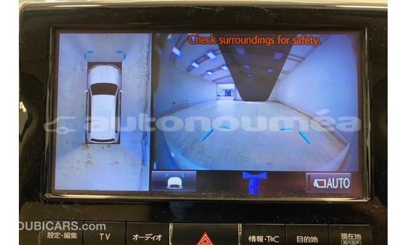 Acheter Import Voiture Toyota Land Cruiser Blanc à Import - Dubai, Iles Acheter Import Voiture Toyota Land Cruiser Blanc à Import - Dubai, Iles