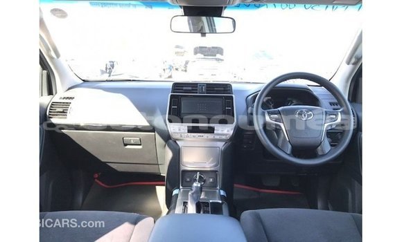 Acheter Import Voiture Toyota Prado Noir à Import - Dubai, Iles Acheter Import Voiture Toyota Prado Noir à Import - Dubai, Iles