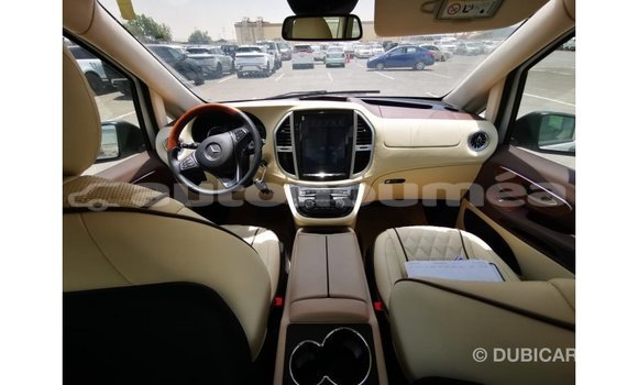 Acheter Import Voiture Mercedes-Benz Vito Blanc à Import - Dubai, Iles Acheter Import Voiture Mercedes-Benz Vito Blanc à Import - Dubai, Iles