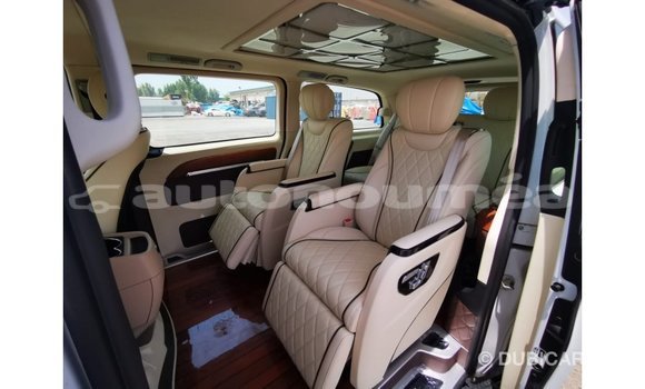 Acheter Import Voiture Mercedes-Benz Vito Blanc à Import - Dubai, Iles Acheter Import Voiture Mercedes-Benz Vito Blanc à Import - Dubai, Iles