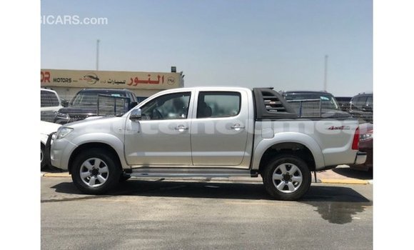 Acheter Import Voiture Toyota Hilux Autre à Import - Dubai, Iles Acheter Import Voiture Toyota Hilux Autre à Import - Dubai, Iles