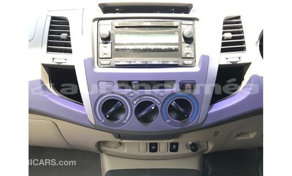 Acheter Import Voiture Toyota Hilux Autre à Import - Dubai, Iles Acheter Import Voiture Toyota Hilux Autre à Import - Dubai, Iles