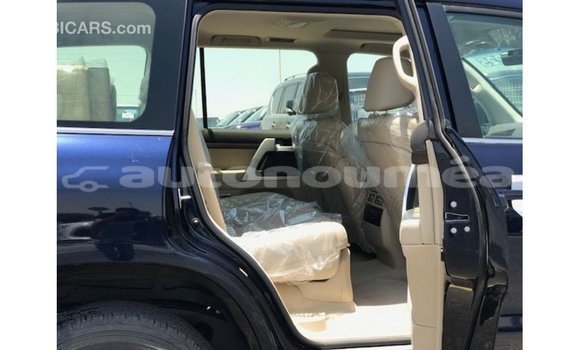 Acheter Import Voiture Toyota Land Cruiser Bleu à Import - Dubai, Iles Acheter Import Voiture Toyota Land Cruiser Bleu à Import - Dubai, Iles