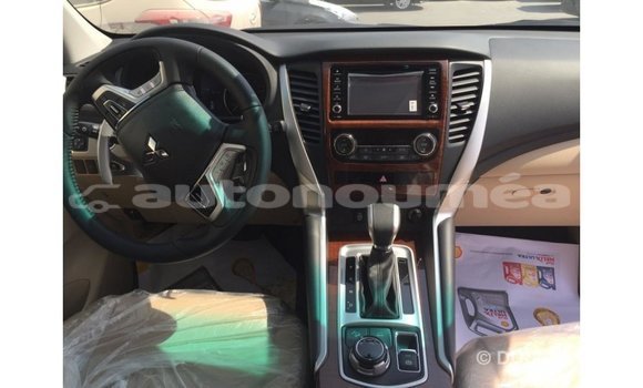 Buy Import Mitsubishi Montero Other Car in Import - Dubai in Iles Buy Import Mitsubishi Montero Other Car in Import - Dubai in Iles
