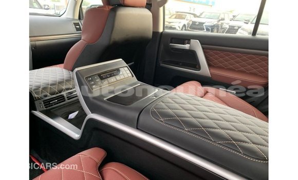 Acheter Import Voiture Toyota Land Cruiser Noir à Import - Dubai, Iles Acheter Import Voiture Toyota Land Cruiser Noir à Import - Dubai, Iles