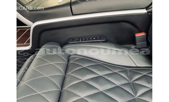 Acheter Import Voiture Toyota Land Cruiser Noir à Import - Dubai, Iles Acheter Import Voiture Toyota Land Cruiser Noir à Import - Dubai, Iles