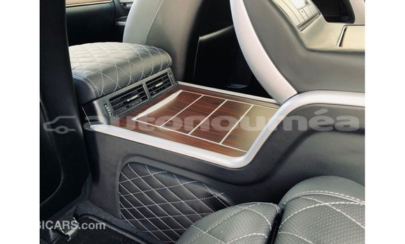 Acheter Import Voiture Toyota Land Cruiser Noir à Import - Dubai, Iles Acheter Import Voiture Toyota Land Cruiser Noir à Import - Dubai, Iles