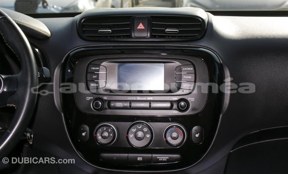 Acheter Import Voiture Kia Soul Bleu à Import - Dubai, Iles Acheter Import Voiture Kia Soul Bleu à Import - Dubai, Iles