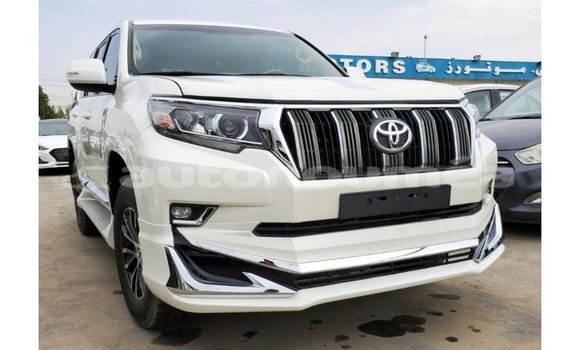 Acheter Import Voiture Toyota Prado Blanc à Import - Dubai, Iles Acheter Import Voiture Toyota Prado Blanc à Import - Dubai, Iles