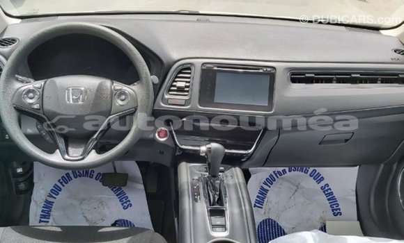 Buy Import Honda C White Bike in Import - Dubai in Iles Buy Import Honda C White Bike in Import - Dubai in Iles