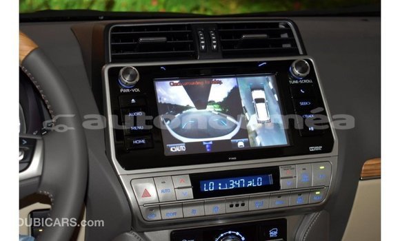 Acheter Import Voiture Toyota Prado Blanc à Import - Dubai, Iles Acheter Import Voiture Toyota Prado Blanc à Import - Dubai, Iles