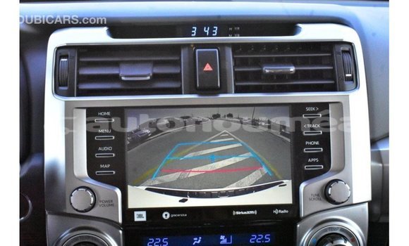 Acheter Import Utilitaire Toyota HiAce Blanc à Import - Dubai, Iles Acheter Import Utilitaire Toyota HiAce Blanc à Import - Dubai, Iles