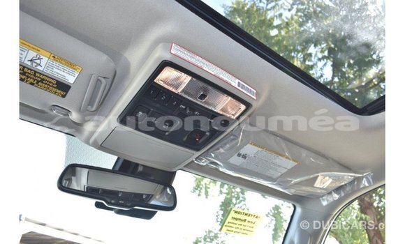 Acheter Import Utilitaire Toyota HiAce Blanc à Import - Dubai, Iles Acheter Import Utilitaire Toyota HiAce Blanc à Import - Dubai, Iles