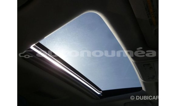 Acheter Import Voiture Toyota Land Cruiser Blanc à Import - Dubai, Iles Acheter Import Voiture Toyota Land Cruiser Blanc à Import - Dubai, Iles