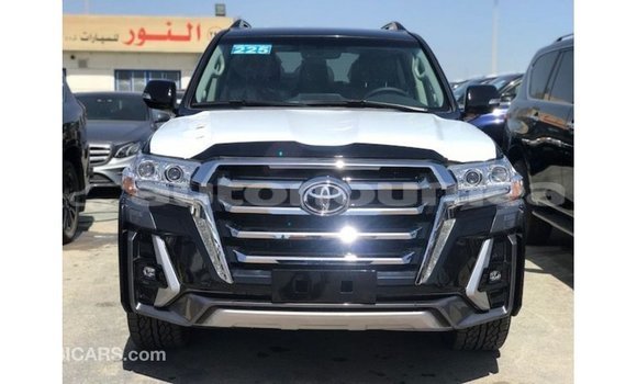 Acheter Import Voiture Toyota Land Cruiser Noir à Import - Dubai, Iles Acheter Import Voiture Toyota Land Cruiser Noir à Import - Dubai, Iles