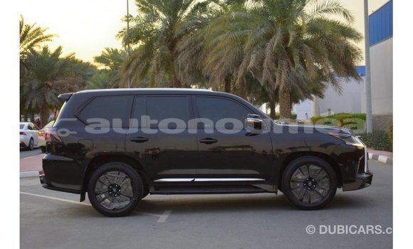 Acheter Import Voiture Lexus LX Noir à Import - Dubai, Iles Acheter Import Voiture Lexus LX Noir à Import - Dubai, Iles