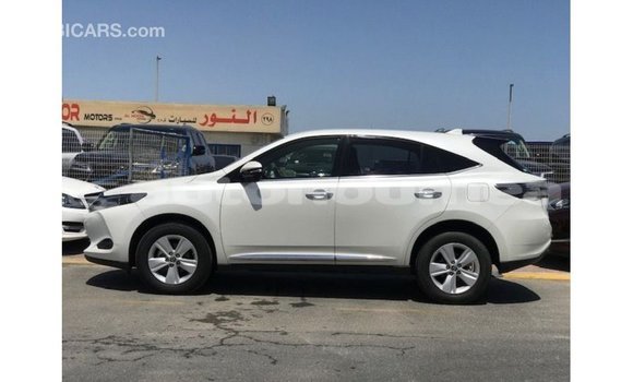 Acheter Import Voiture Toyota Harrier Blanc à Import - Dubai, Iles Acheter Import Voiture Toyota Harrier Blanc à Import - Dubai, Iles