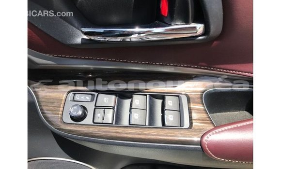 Acheter Import Voiture Toyota Harrier Blanc à Import - Dubai, Iles Acheter Import Voiture Toyota Harrier Blanc à Import - Dubai, Iles