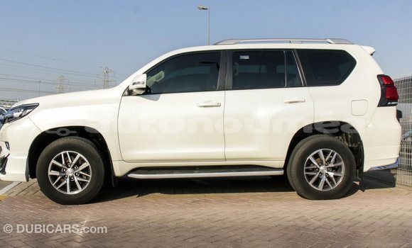 Acheter Import Voiture Toyota Prado Blanc à Import - Dubai, Iles Acheter Import Voiture Toyota Prado Blanc à Import - Dubai, Iles