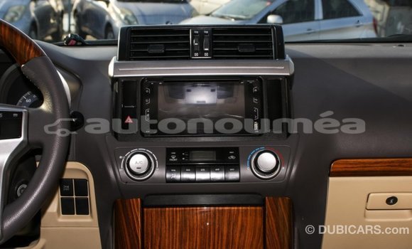 Acheter Import Voiture Toyota Prado Blanc à Import - Dubai, Iles Acheter Import Voiture Toyota Prado Blanc à Import - Dubai, Iles