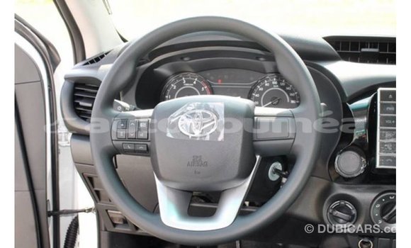 Buy Import Toyota Hilux White Car in Import - Dubai in Iles Buy Import Toyota Hilux White Car in Import - Dubai in Iles
