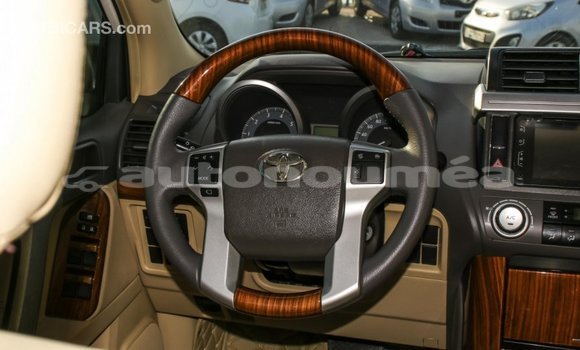 Acheter Import Voiture Toyota Prado Blanc à Import - Dubai, Iles Acheter Import Voiture Toyota Prado Blanc à Import - Dubai, Iles
