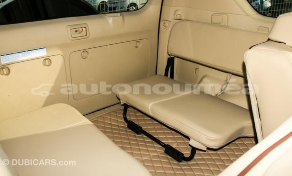 Acheter Import Voiture Toyota Prado Blanc à Import - Dubai, Iles Acheter Import Voiture Toyota Prado Blanc à Import - Dubai, Iles